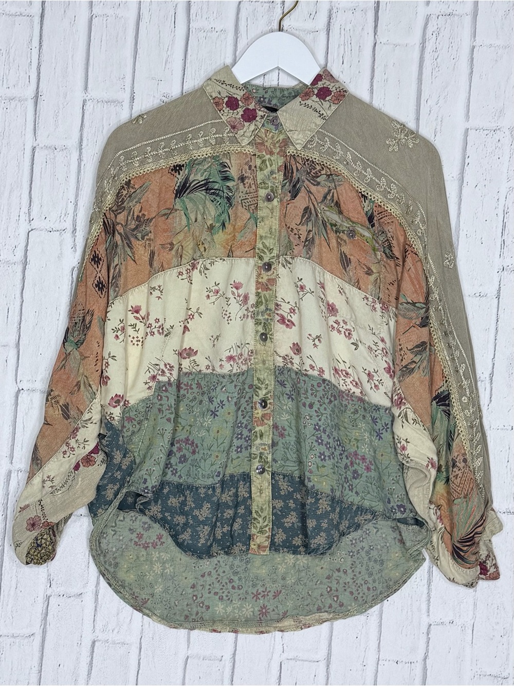 🌿 Young Threads Patchwork Floral Button Down Shirt NWT Small Boho